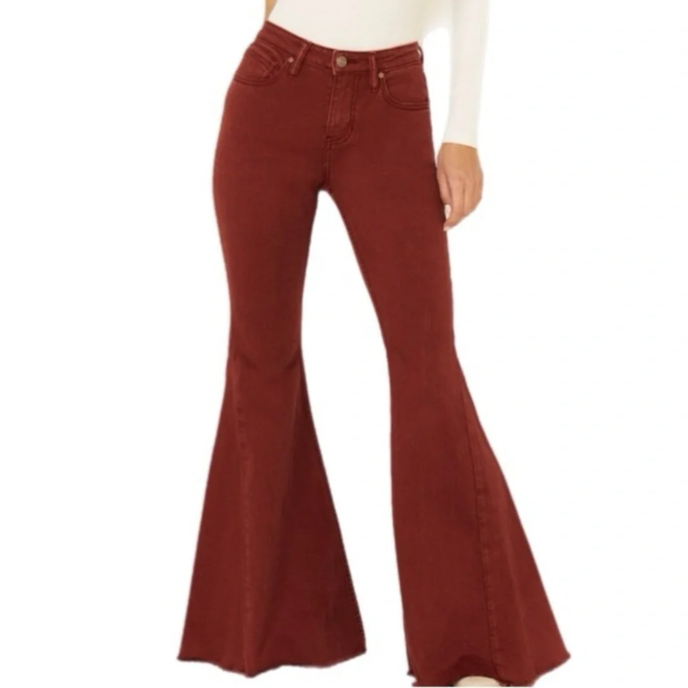 NWOT Shyanne High Rise Stretch Super Flare Jeans in Brick Red Size 26 - Picture 1 of 12
